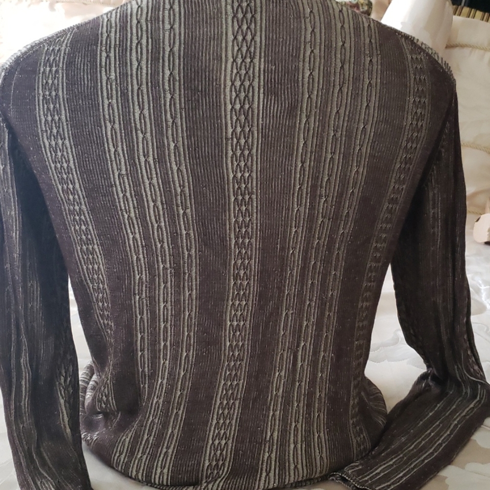 Sweater - Picture 4 of 8